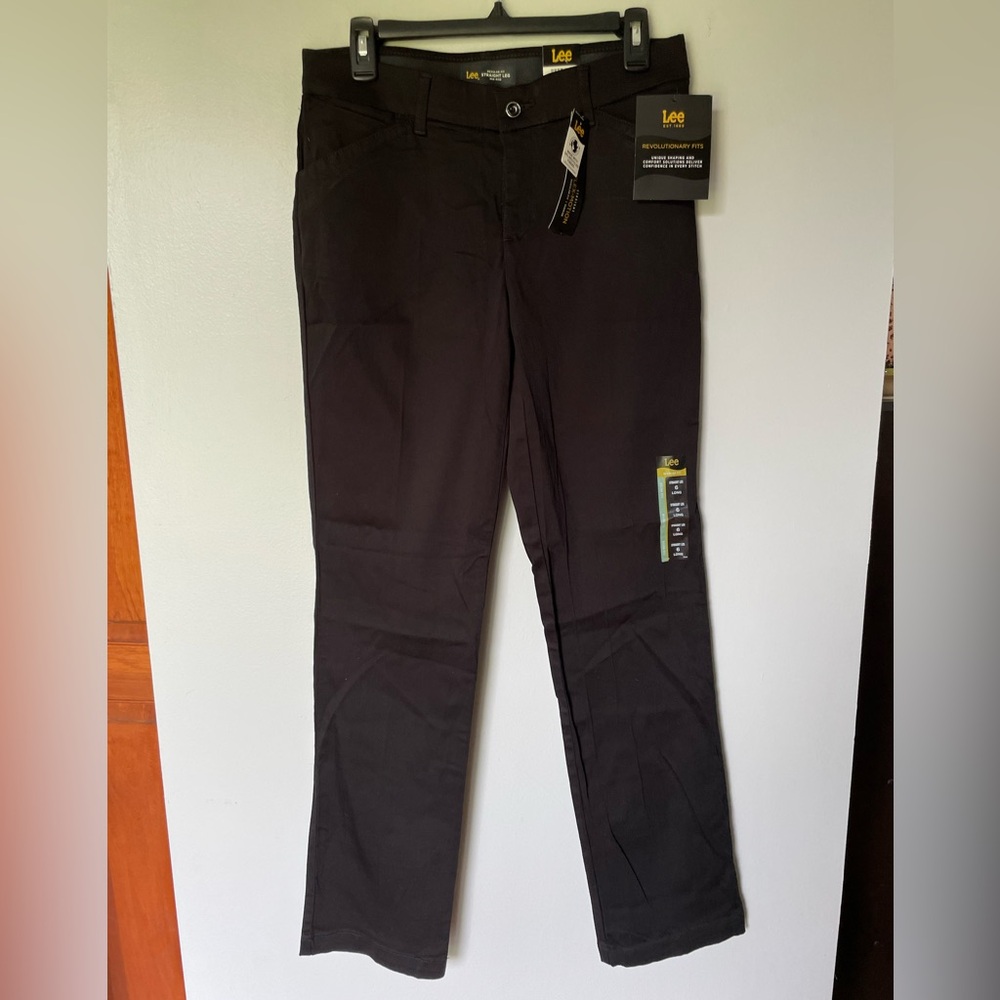 NWT Lee Women’s Flex Motion Straight Leg Pants, Size 6 Long